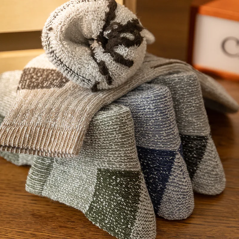 Wool Hiking Sock - 男性と女性のためのメリノウールクルーソックス,暖かいハイキングクッション,アウトドアスポーツ,吸湿発散性,ヨーロピアンサイズ