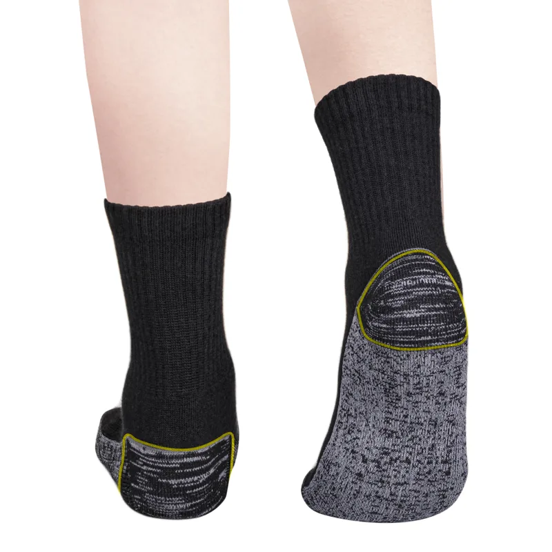 YUEDGE メンズ 吸湿発散性コットン アスレチック クッ - Athletic Sock Cushion のレビューと価格