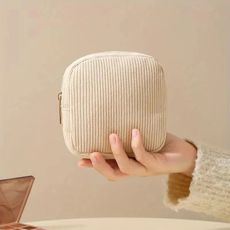 大容量サニタリーパッドバッグ 化粧品・口紅収納バッグ 下着・ - Sock Organizer Tray のレビューと価格