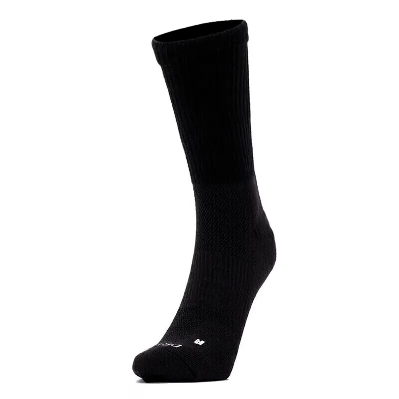 ナイキ ユニセックス ソフトで通気性のあるスポーツソックス： - Cotton Crew Sock Pack のレビューと価格