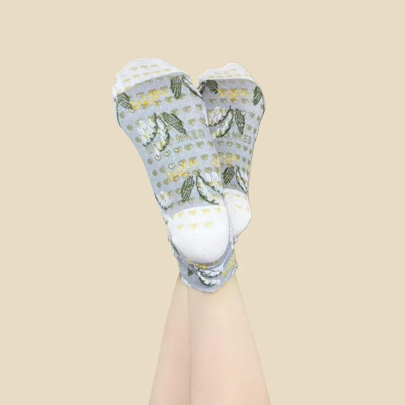 女性用花柄ジャカードヨガソックス – フィットネスや日常着用 - Grip Sock Yoga のレビューと価格
