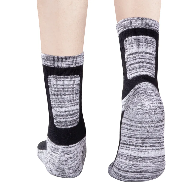 YUEDGE メンズ 吸湿発散性クッション付きクルーアスレチ - Cotton Crew Sock Pack のレビューと価格
