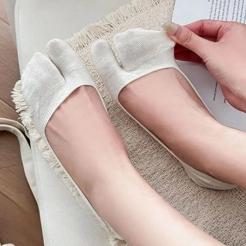 快適で通気性のある二本指ソックスファッション目に見えない滑り - Invisibility Sock Loafer のレビューと価格